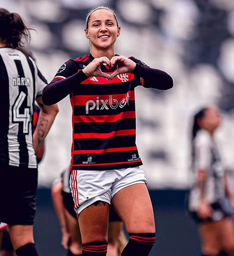 Giovana Crivelari, jogadora do Flamengo comemora o gol da classificação contra o Botafogo pelo Carioca Feminino, no Nilton Santos. Foto: Foto: Paula Reis/CRF