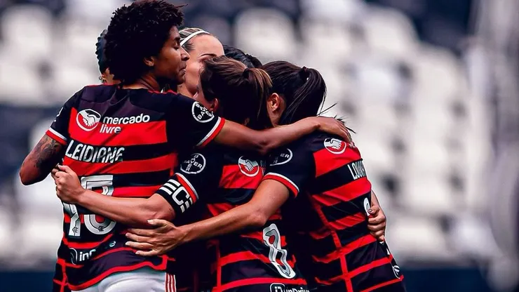 Giovana Crivaleri, comemora seu gol decisivo da classificação do Flamengo na final do Carioca Feminino pelo jogo de volta contra o Botafogo