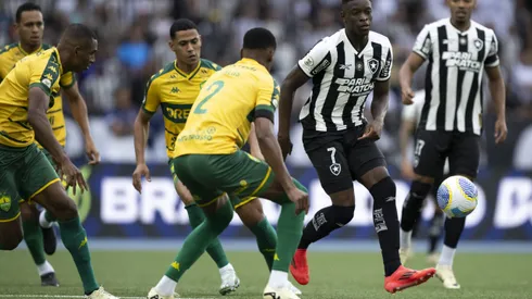 RJ - RIO DE JANEIRO - 09/11/2024 - BRASILEIRO A 2024, BOTAFOGO X CUIABA - Luiz Henrique jogador do Botafogo durante partida contra o Cuiaba no estadio Engenhao pelo campeonato Brasileiro A 2024. Foto: Jorge Rodrigues/AGIF