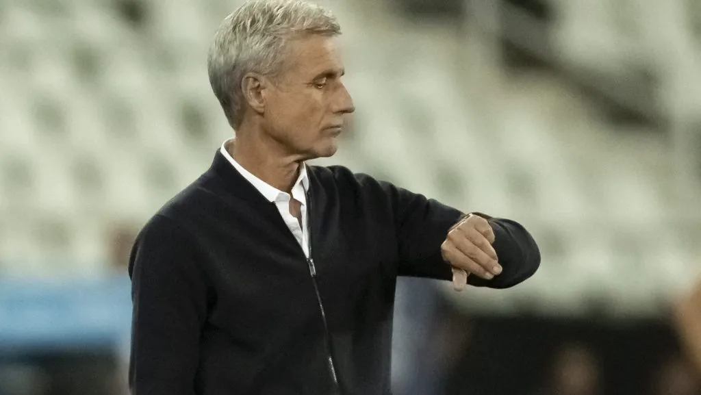 Luís Castro pelo Botafogo. Foto: Jorge Rodrigues/AGIF