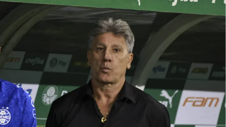 Renato na beira do gramado do Allianz. Foto: Leco Viana / IMAGO / TheNews2