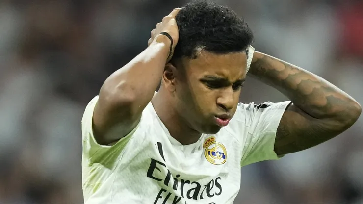 Rodrygo lamentando durante partida entre Real Madrid e Borussia Dortmund, pela UEFA Champions League, no Estádio Santiago Bernabéu. Foto: Jose Breton