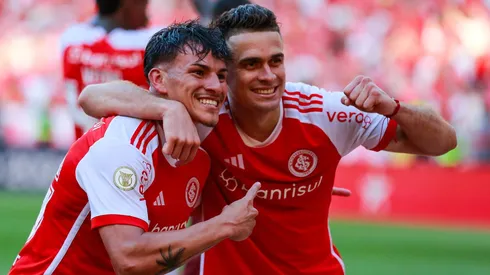 Bernabei deu assistência para Borré em Internacional x Fluminense. Foto: Luiz Erbes/AGIF.