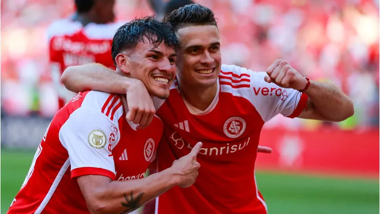 Bernabei deu assistência para Borré em Internacional x Fluminense. Foto: Luiz Erbes/AGIF.