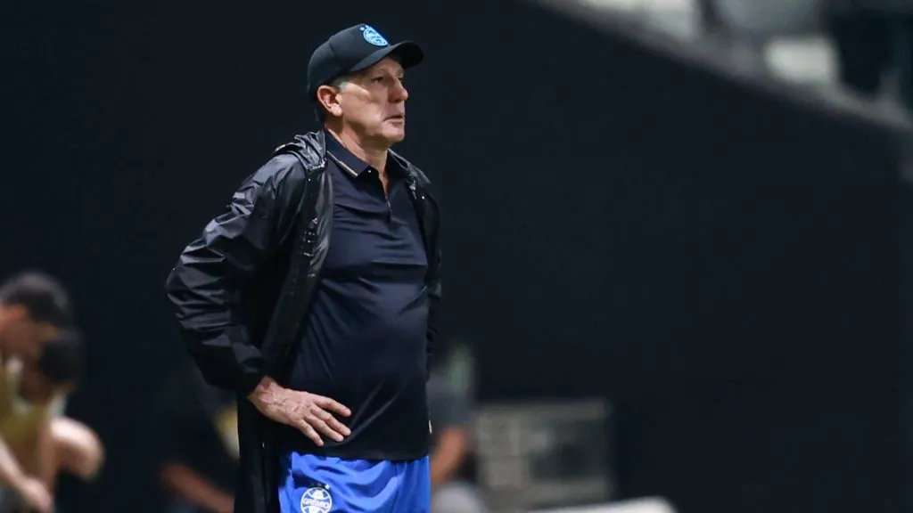 Renato em ação durante partida do Grêmio. Ano difícil para Portaluppi – Foto: Gilson Lobo/AGIF