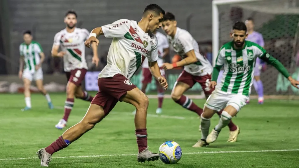 Kevin Serna em ação pelo Tricolor – Foto: Thiago Vasconcelos Dos Santos/AGIF
