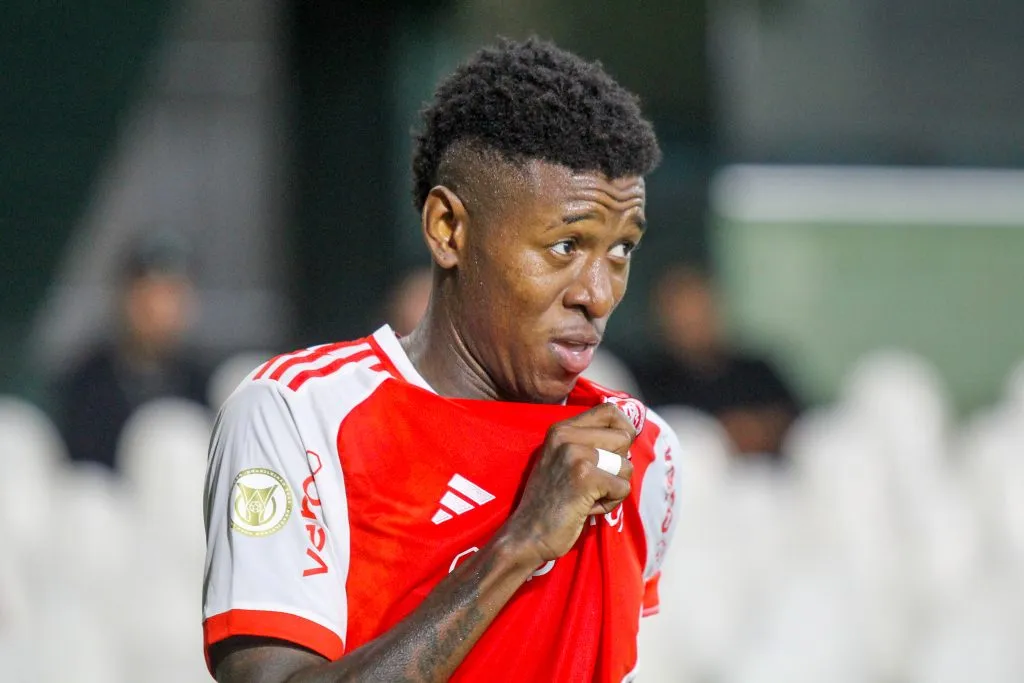 Foto: Lucas Gabriel Cardoso/AGIF – Vitão é bola da vez para ser negociado no Beira-Rio