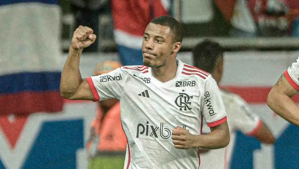 De la Cruz vem se preparando para retornar  e ajudar a equipe na Copa do Brasil –  Foto: Jhony Pinho/AGIF