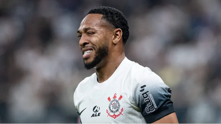 Martínez em ação com o a camisa do Timão.