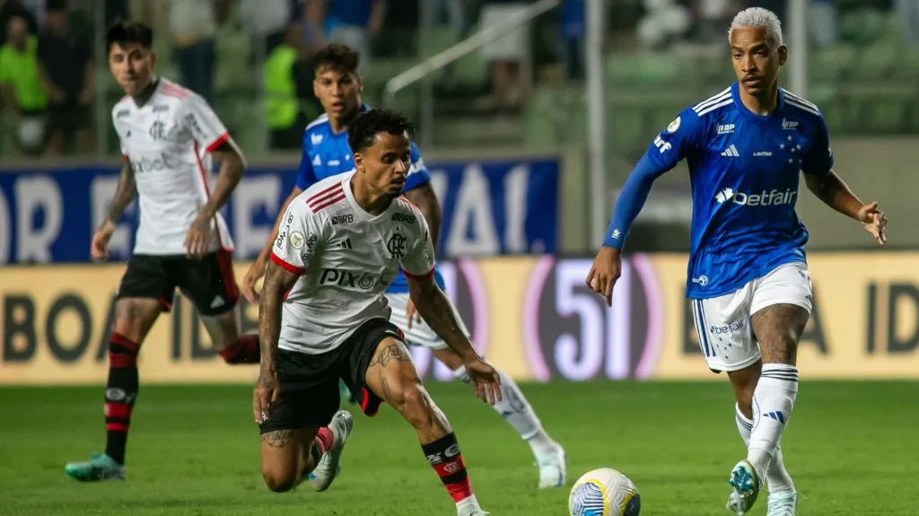 Matheus Pereira durante partida contra o Flamengo no estadio Independencia. Foto: Fernando Moreno/AGIF