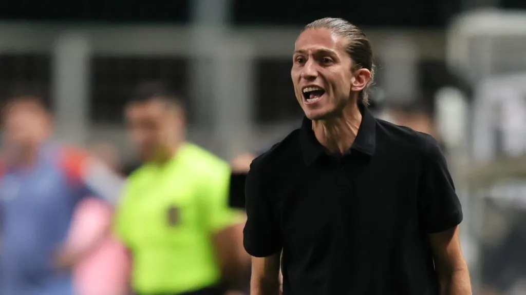 Filipe Luís não se calou e abordou situação de Bruno Henrique em coletiva –  Foto: Gilson Lobo/AGIF