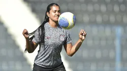 Daniela Arias, jogadora do Corinthians Feminino durante treino coletivo com foco na semifinal do Paulistão Feminino