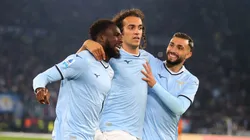 Boulaye Dia comemora gol com companheiros em partida da Série A entre Lazio e Cagliari. (Photo by Paolo Bruno/Getty Images)
