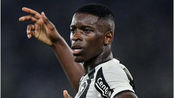 RJ - RIO DE JANEIRO - 31/08/2024 - BRASILEIRO A 2024, BOTAFOGO X FORTALEZA - Luiz Henrique jogador do Botafogo durante partida contra o Fortaleza no estadio Engenhao pelo campeonato Brasileiro A 2024. Foto: Thiago Ribeiro/AGIF