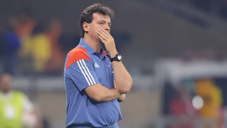 Fernando Diniz técnico do Cruzeiro durante partida contra o Libertad pela Copa Sul-Americana 2024. Foto: Gilson Lobo/AGIF