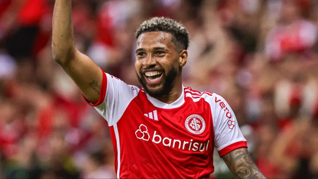 Wesley comemora gol pelo Internacional contra o Criciúma. Foto: Maxi Franzoi/AGIF