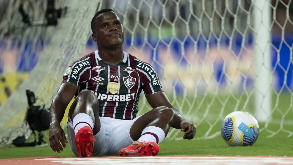 Ausência de Arias gera preocupação a Mano – Foto: Jorge Rodrigues/AGIF