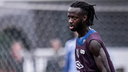 Yusupha Njie foi contratado, mas não tem espaço com Carille – Fotos: Raul Baretta/ Santos FC