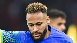 Neymar com a camisa da Seleção. Atacante pode voltar ao Brasil.