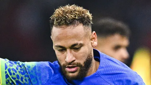 Neymar com a camisa da Seleção. Atacante pode voltar ao Brasil.