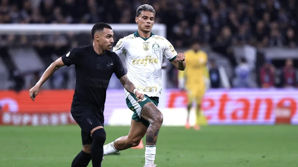 Richard Ríos na partida contra o Corinthians ao qual teve o desempenho bastante criticado – Foto: Marcello Zambrana/AGIF
