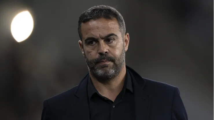 Artur Jorge durante partida entre Botafogo e Peñarol-URU, no Estádio Nilton Santos, pela semifinal da Copa Libertadores.