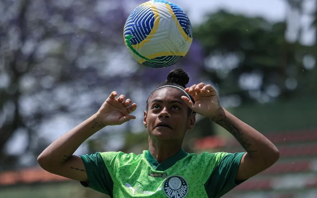 Tainá Maranhão, jogadora do Palmeiras durante treino tático como elenco no CT com foco no Paulistão Feminino. Foto: &nbsp;Paloma Cassiano/Palmeiras