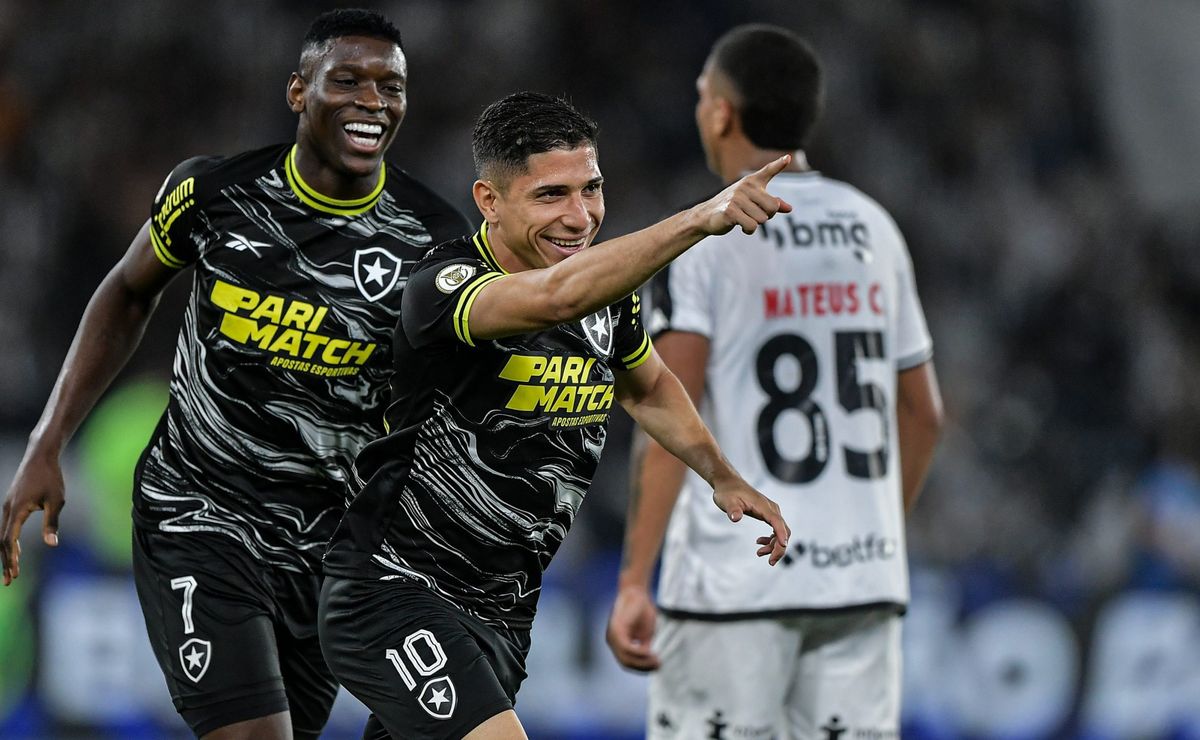 Com facilidade, o Botafogo vence o Vasco por 3 a 0 pelo Brasileirão