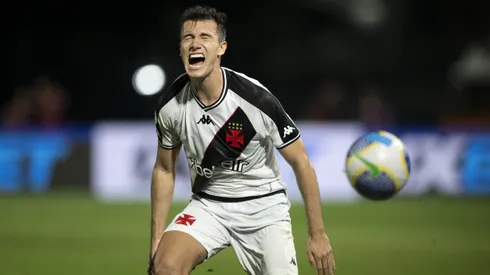 Vasco perde por 3 a 0 para o Botafogo pelo Brasileirão.