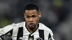 Júnior Santos, atacante do Botafogo, fez gol contra o Vasco