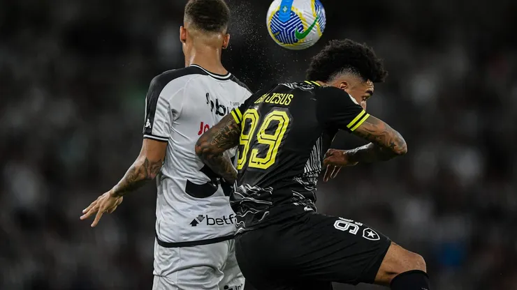 RJ - RIO DE JANEIRO - 05/11/2024 - BRASILEIRO A 2024, BOTAFOGO X VASCO - Igor Jesus jogador do Botafogo durante partida contra o Vasco no estadio Engenhao pelo campeonato Brasileiro A 2024. Foto: Thiago Ribeiro/AGIF