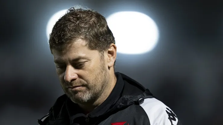Rafael Paiva, técnico do Vasco, em duelo contra o Botafogo pelo Brasileirão
