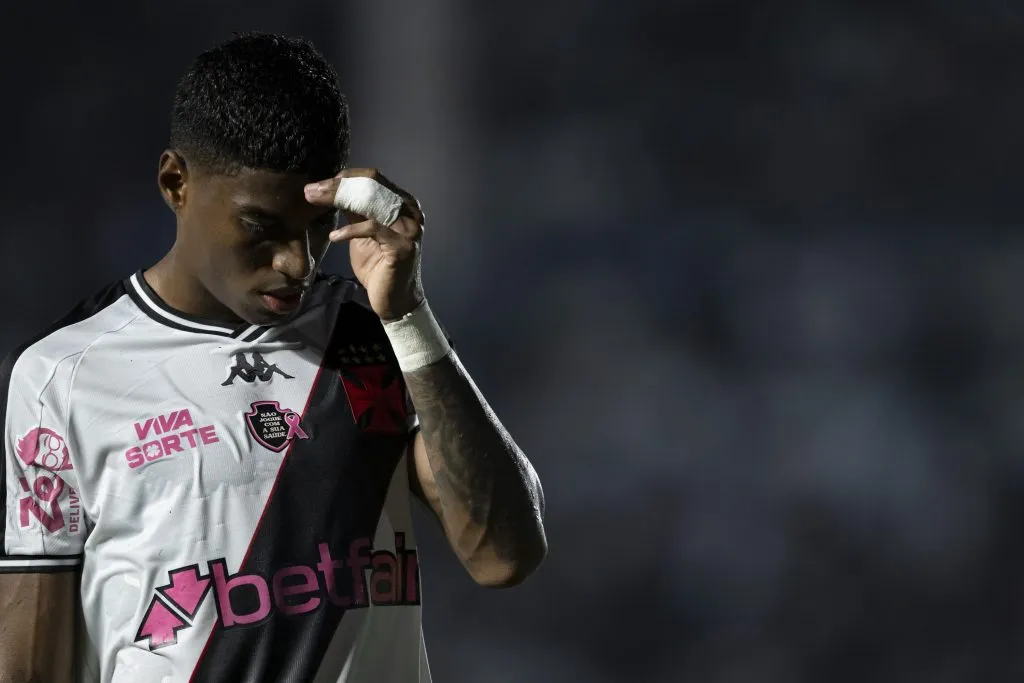 Emerson Rodríguez, titular do Vasco, não enfrenta o Botafogo nesta terça (5). Foto: Jorge Rodrigues/AGIF