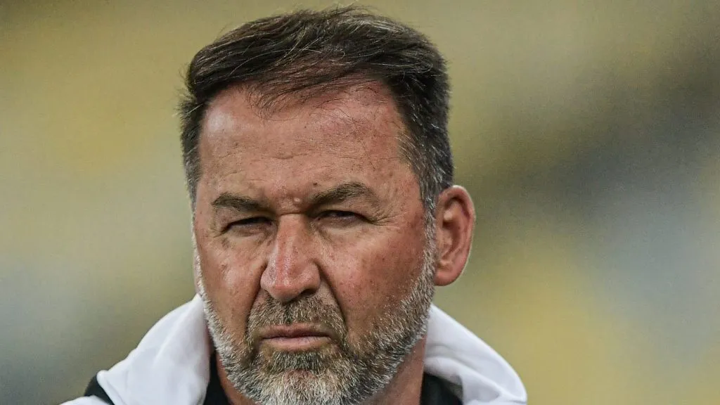 Foto: Thiago Ribeiro/AGIF – &nbsp;Augusto Melo, presidente do Timão, não quer pagar R$ 3 milhões mensais ao português ex-Botafogo.