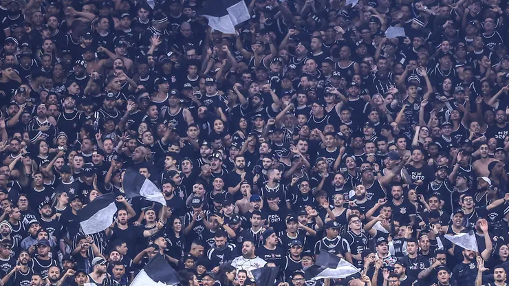 Torcida do Corinthians se anima e busca por ingressos contra o Vitória, fora de casa, crescem