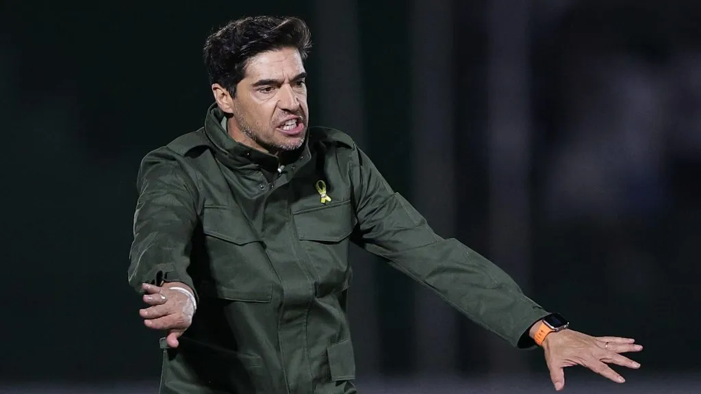 Abel Ferreira se irritou com postura de jornalista durante coletiva – Foto: Ettore Chiereguini/AGIF