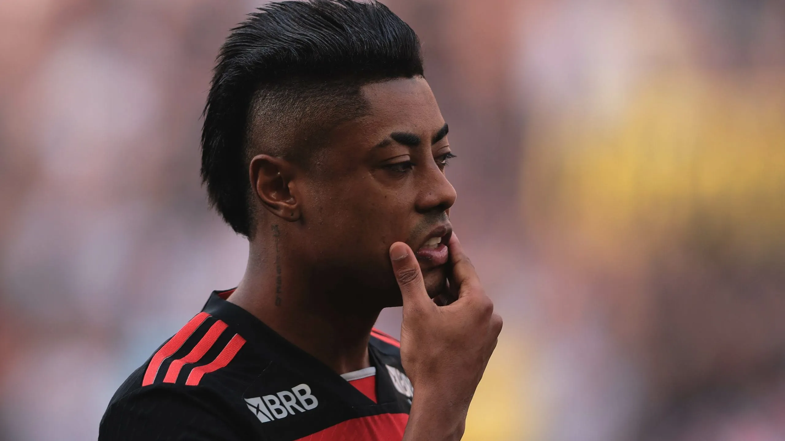 R$ 10 mil: veja algumas apostas para Bruno Henrique tomar cartão amarelo em Flamengo x Santos 