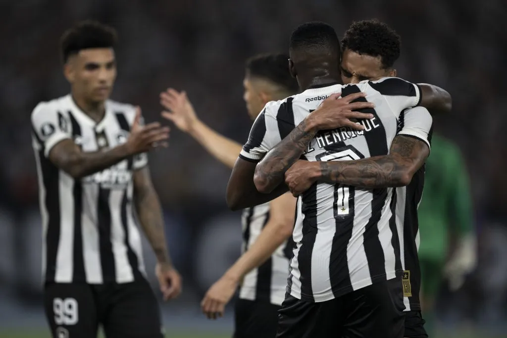 Botafogo lidera o Brasileirão e pode ampliar vantagem sobre o Palmeiras
