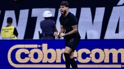 Yuri Alberto comemora gol diante do Palmeiras