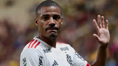 De La Cruz, meia uruguaio do Flamengo, está lesionado e desfalca o time