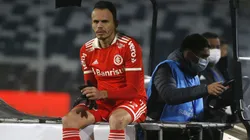 Renê não joga pelo Internacional desde julho, mas terá seu contrato renovado