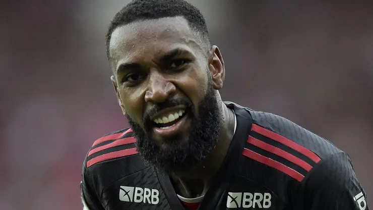 Gerson comemora gol de Gabigol na final da Copa do Brasil.