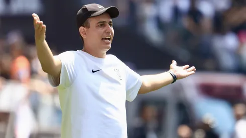 Lucas Piccinato, tecnico do Corinthians lamenta queda de jogadora em campo que pode ser desfalque por lesão no jogo de volta contra o Sao Paulo no estadio no Canindé- Paulista Feminino