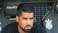 António Oliveira treinou o Timão nesta temporada, mas não durou muito no cargo.