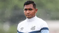 Alfredo Morelos durante treino no CT Rei Pelé.
