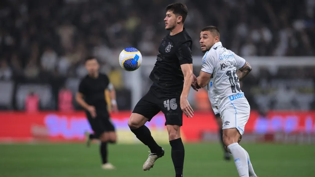 Hugo durante partida. Foto: Ettore Chiereguini/AGIF