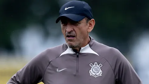 Ramón Díaz em treinamento no CT Joaquim Grava antes do clássico. Foto: Rodrigo Coca/Ag. Corinthians