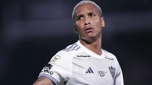 Deyverson apronta nos bastidores e leva bronca