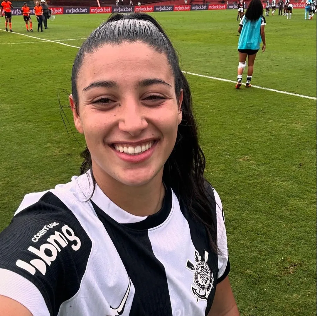 Duda Sampaio celebra a vitória do Corinthians e seu golaço, que garantiu uma importante vantagem contra o São Paulo no Campeonato Paulista Feminino. Foto: Rodrigo Gazzanel/Corinthians