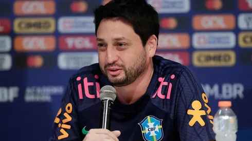 Arthur Elias, treinador da Seleção Feminina durante coletiva de imprensa revela bastidores e impressões do atual elenco nos amistosos da Copa do Mundo